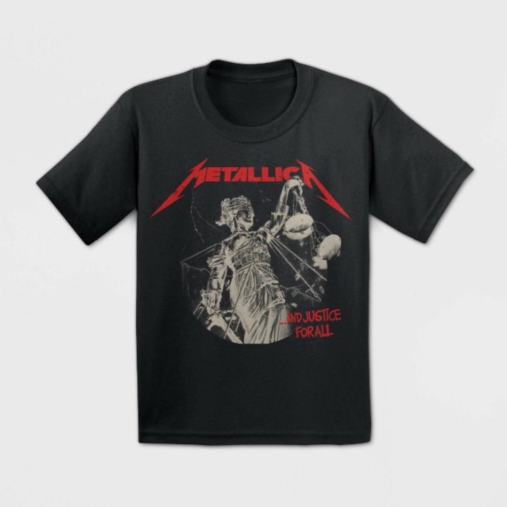 boys 5T Metallica shirt🎸⚡️